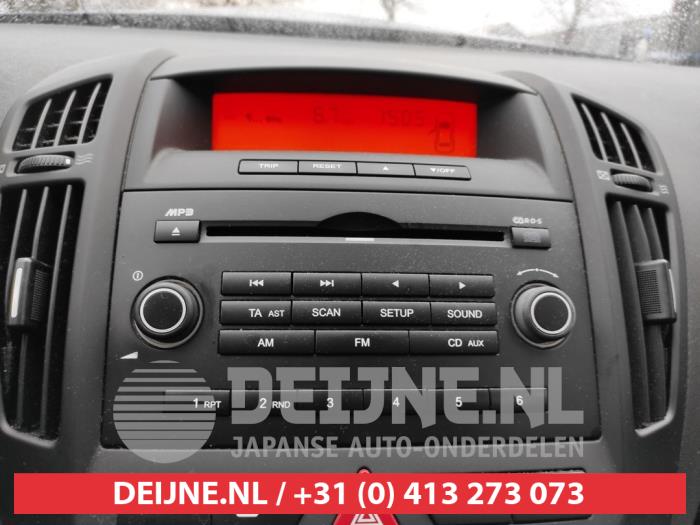 Display Interieur van een Kia Cee'd (EDB5) 1.4 CVVT 16V 2007