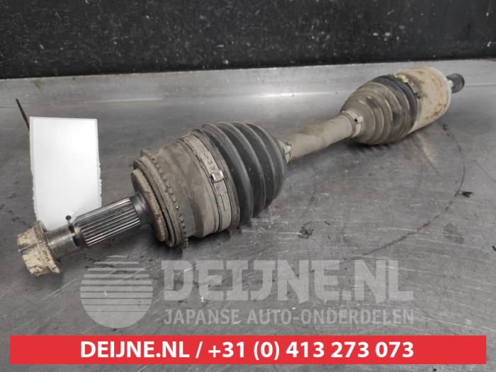Gebruikte Steekas links-voor Mitsubishi Pajero Hardtop (V8/9) Prijs € 75,00 Margeregeling aangeboden door V.Deijne Jap.Auto-onderdelen BV