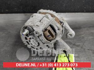 Alternator van een Mitsubishi L-200 2.4 Clean Diesel 4WD 2016