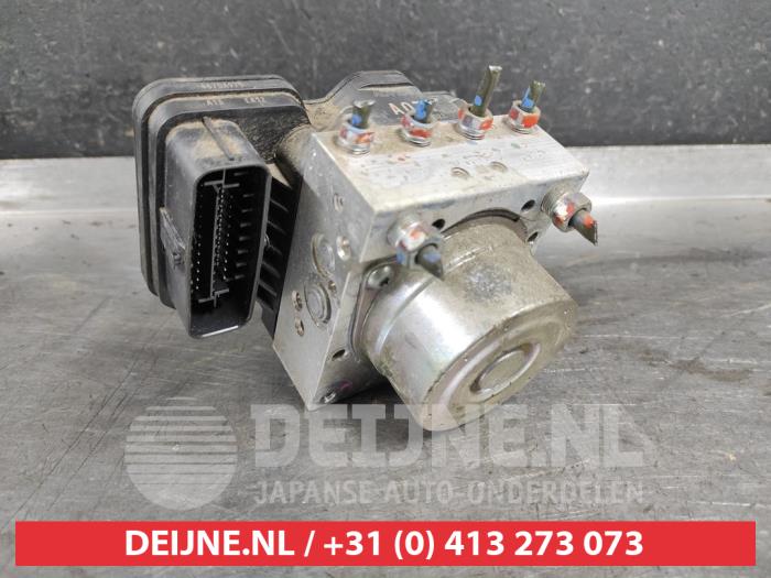 Gebruikte ABS Pomp Mitsubishi L-200 2.4 Clean Diesel 4WD Prijs € 150,00 Margeregeling aangeboden door V.Deijne Jap.Auto-onderdelen BV