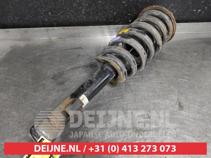 Mitsubishi L200 Stoßdämpferstrebe rechts vorne O540481