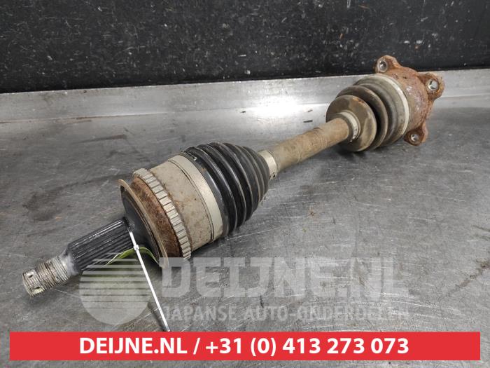 Mitsubishi L200 Aandrijfas rechts-voor O540487