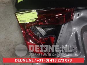 Gebruikte Reflector achterklep links Toyota C-HR (X1,X5) 1.8 16V Hybrid Prijs € 100,00 Margeregeling aangeboden door V.Deijne Jap.Auto-onderdelen BV