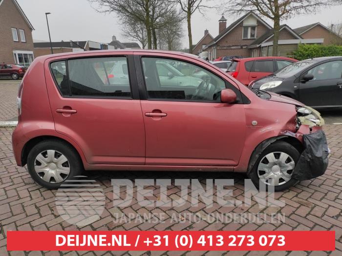 Daihatsu Sirion Driehoeks Ruit rechts-achter O541638