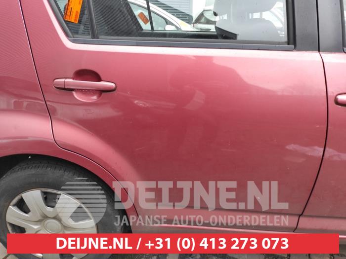 Daihatsu Sirion Portier 4Deurs rechts-achter O541639