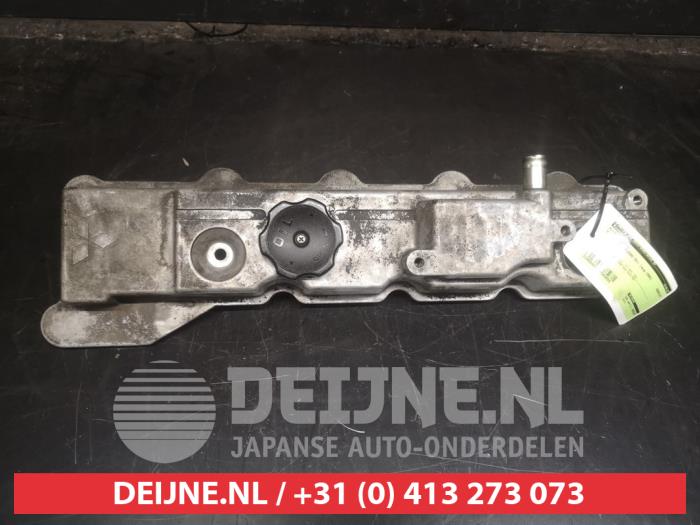 Gebruikte Kleppendeksel Mitsubishi Pajero Hardtop (V1/2/3/4) 2.8 TDi Long Body Prijs € 75,00 Margeregeling aangeboden door V.Deijne Jap.Auto-onderdelen BV