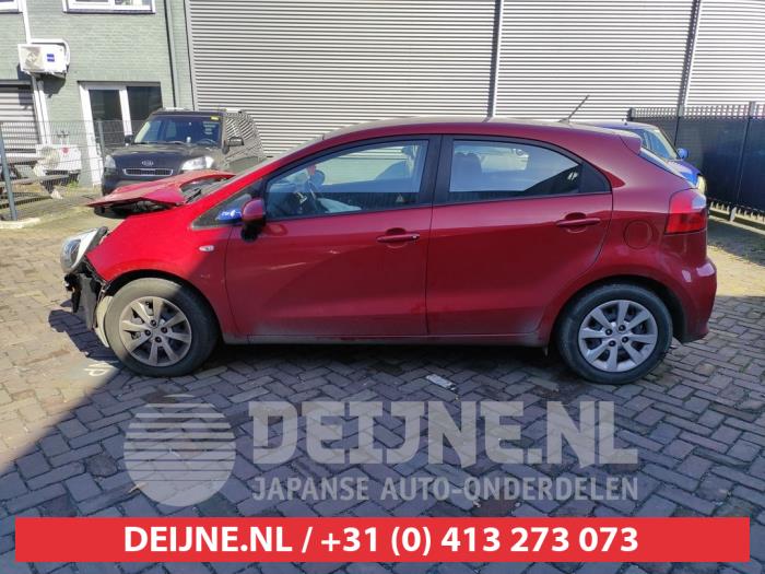 Kia Rio Türscheibe 4-türig links hinten O542191