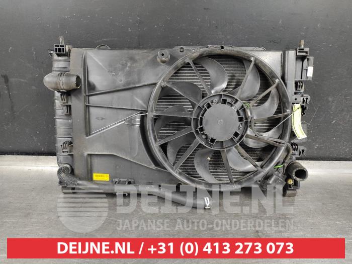 Gebruikte Radiateur Chevrolet Aveo (300) 1.3 D 16V Prijs € 75,00 Margeregeling aangeboden door V.Deijne Jap.Auto-onderdelen BV
