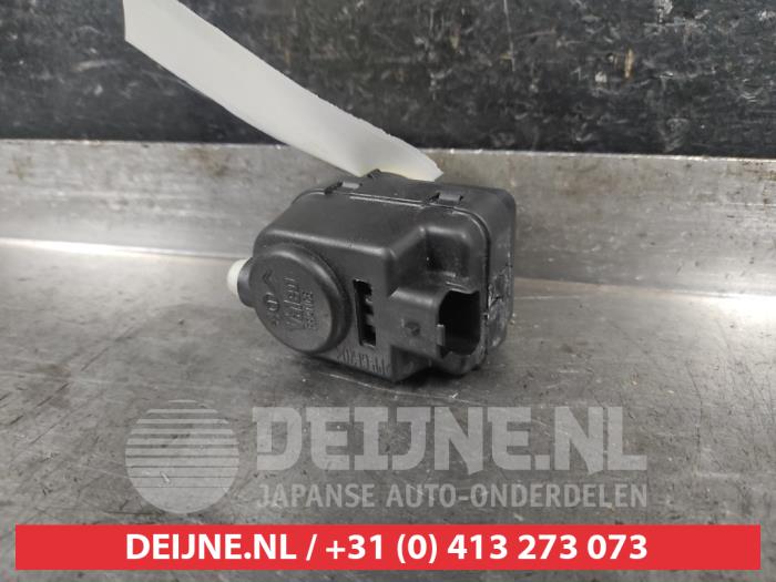 Toyota Aygo Headlight motor O542567