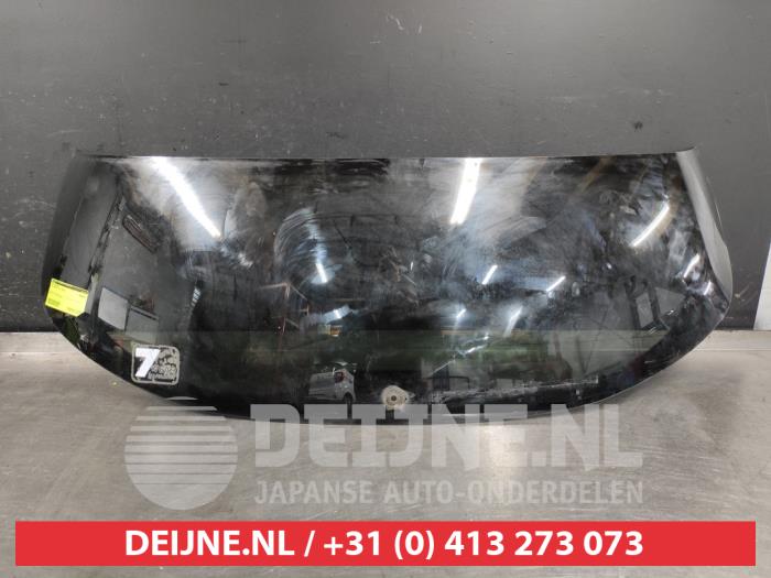 Kia Carens Rear window O542646