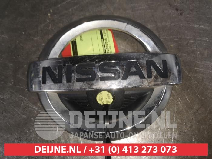 Nissan X-Trail Embleem O542744
