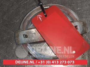 Nissan X-Trail Emblem O542744 foto 2