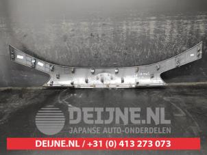 Kia Carens Zierleiste Heckklappe O543002 foto 2