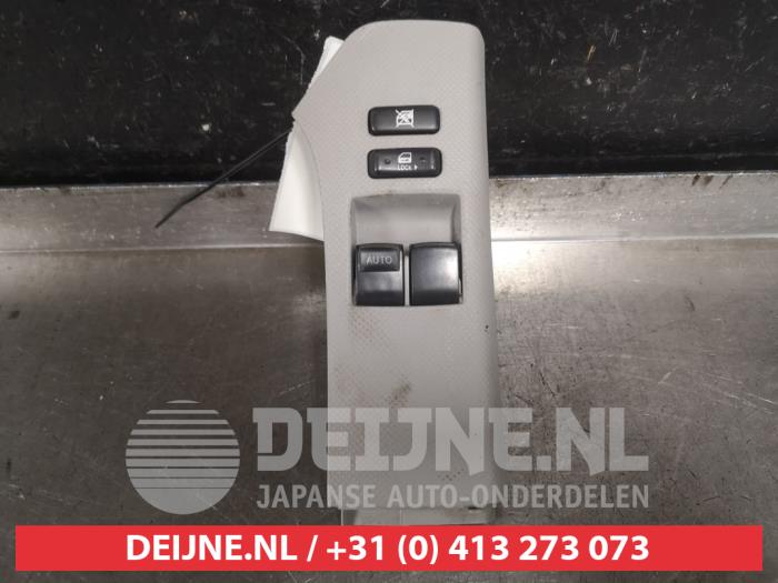 Toyota Yaris Multi-functional window switch O543139