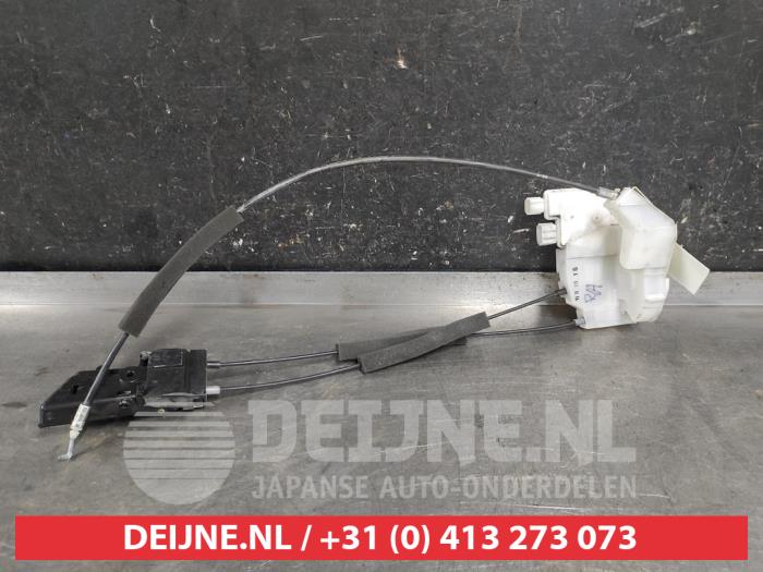 Subaru Legacy Türschlossmechanik 4-türig rechts hinten O543506