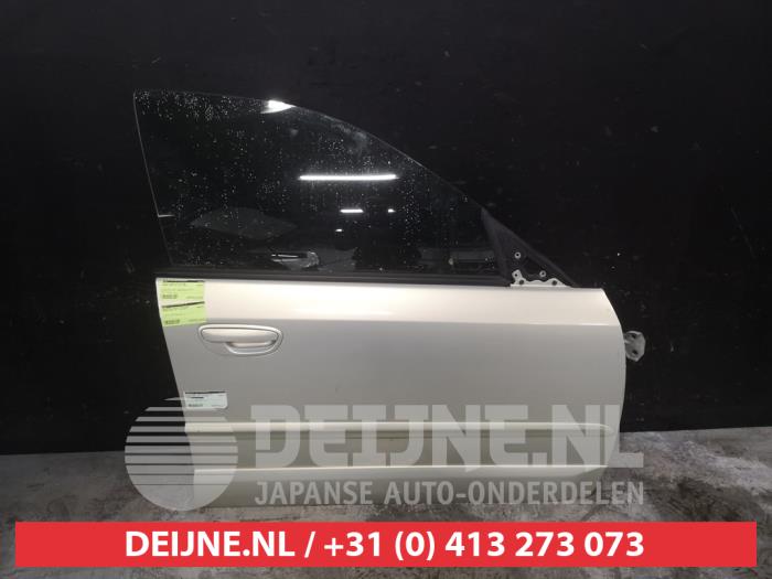 Subaru Legacy Portier 4Deurs rechts-voor O543508