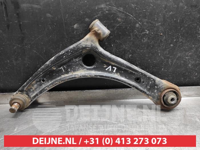 Mitsubishi Outlander Draagarm onder links-voor O543748