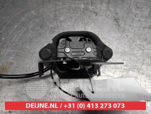 Nissan 370Z Tailgate lock mechanism O543803 photo 2