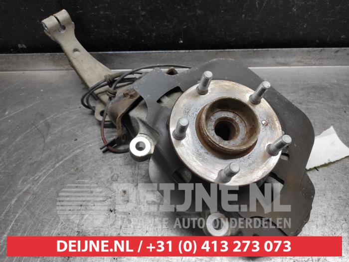 Nissan 370Z Fusee links-voor O543815
