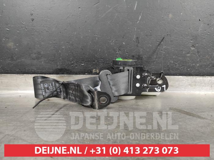 Hyundai Veloster Rear seatbelt, left O543921