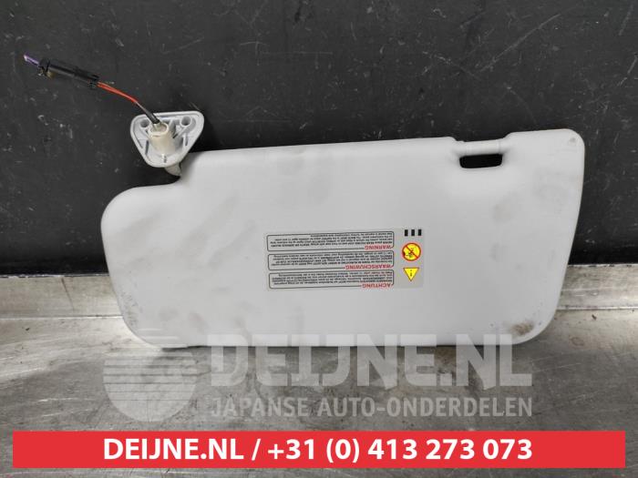 Nissan Primera Sun visor O544210
