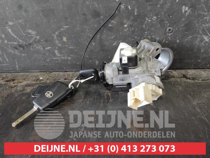 Toyota Yaris Kontaktslot+Sleutel O544500