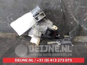 Toyota Yaris Zündschloss+Schlüssel O544500 foto 2