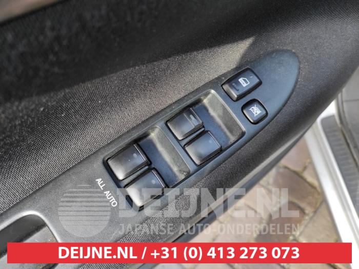 Toyota Avensis Verso Combischakelaar ramen O544522