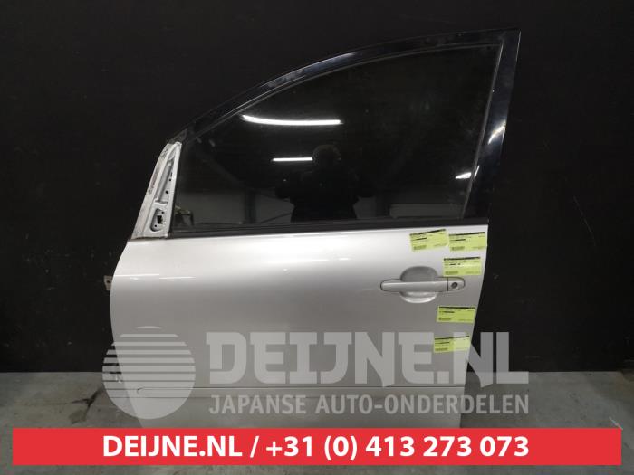 Toyota Avensis Verso Portier 4Deurs links-voor O544523
