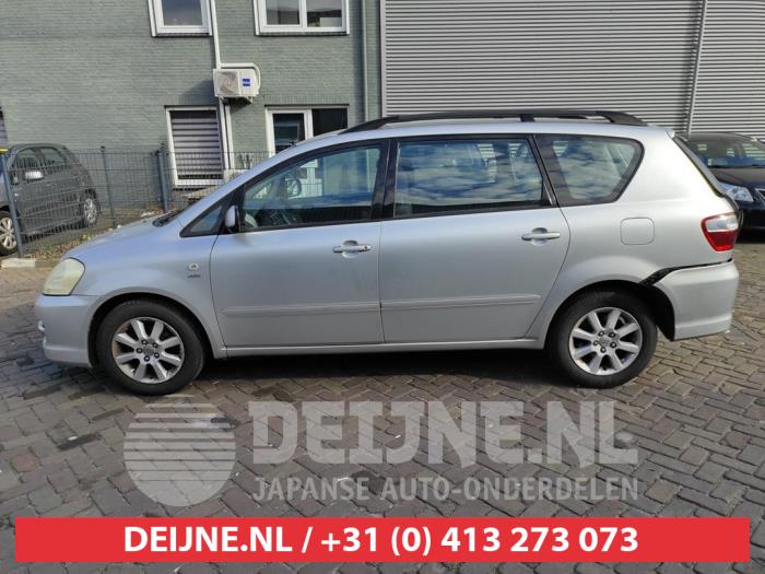 Toyota Avensis Verso Portierruit 4Deurs links-voor O544524