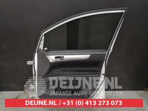 Toyota Avensis Verso Front door 4-door, right O544538 photo 2