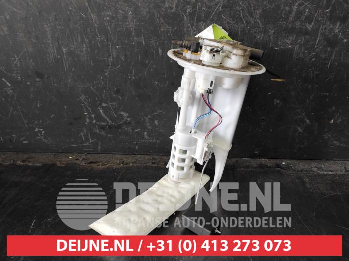 Gebruikte Tank element Pomp Toyota Yaris III (P13) 1.5 16V Dual VVT-iE Prijs € 30,00 Margeregeling aangeboden door V.Deijne Jap.Auto-onderdelen BV