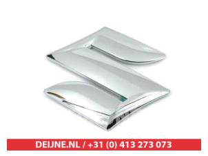 Nieuwe Embleem Suzuki Swift Prijs € 21,18 Inclusief btw aangeboden door V.Deijne Jap.Auto-onderdelen BV