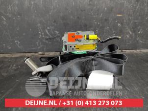 Toyota Yaris Front seatbelt, right O545235 photo 3