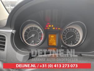 Suzuki Kizashi Kilometerteller KM O545799 foto 3