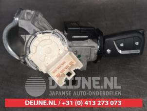 Toyota Yaris Zündschloss+Schlüssel O546027 foto 3