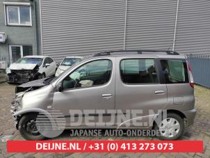 Toyota Yaris Verso Tür 4-türig links vorne O546181 foto 3