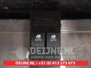 Gebruikte Combischakelaar ramen Kia Pro cee'd (EDB3) 1.6 CVVT 16V Prijs € 35,00 Margeregeling aangeboden door V.Deijne Jap.Auto-onderdelen BV