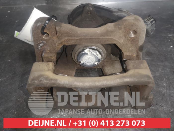 Mazda CX-3 Remklauw (Tang) links-achter O546329