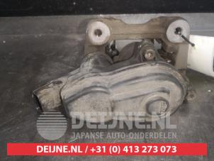 Mazda CX-3 Remklauw (Tang) links-achter O546329 foto 2