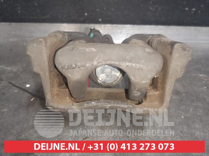 Mazda CX-3 Remklauw (Tang) rechts-achter O546330