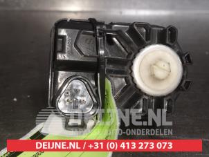 Suzuki SX-4 Scheinwerfermotor O546408 foto 2