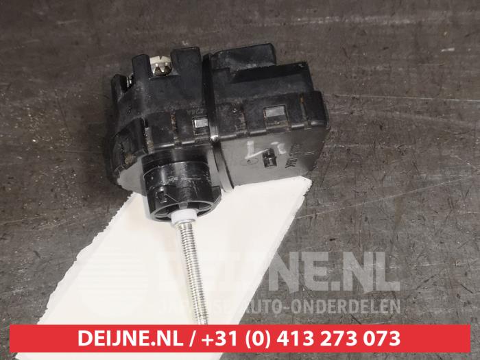Suzuki SX-4 Koplampmotor O546409