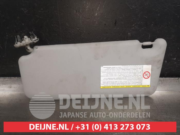 Toyota IQ Sun visor O546581