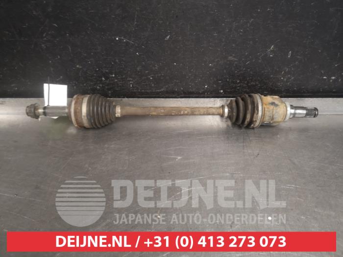 Toyota IQ Front drive shaft, left O546582