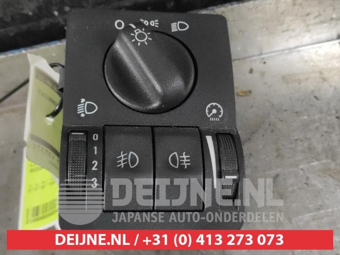 Suzuki Ignis Licht Schalter O546683