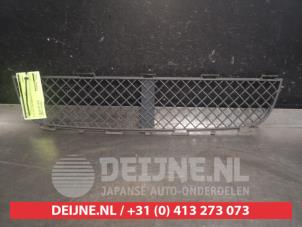 Gebruikte Grille Toyota Yaris (P1) 1.5 T Sport 16V VVT-i Prijs € 25,00 Margeregeling aangeboden door V.Deijne Jap.Auto-onderdelen BV