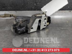 Toyota Corolla Verso Türschlossmechanik 4-türig rechts vorne O547010 foto 2