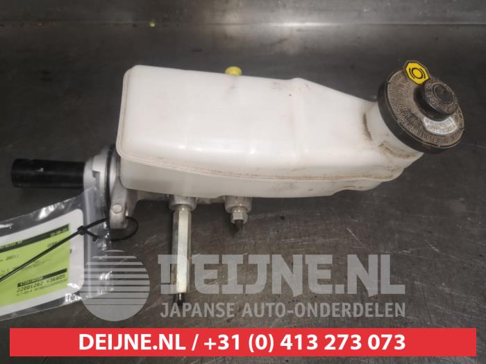 Toyota Hilux Master cylinder O547224