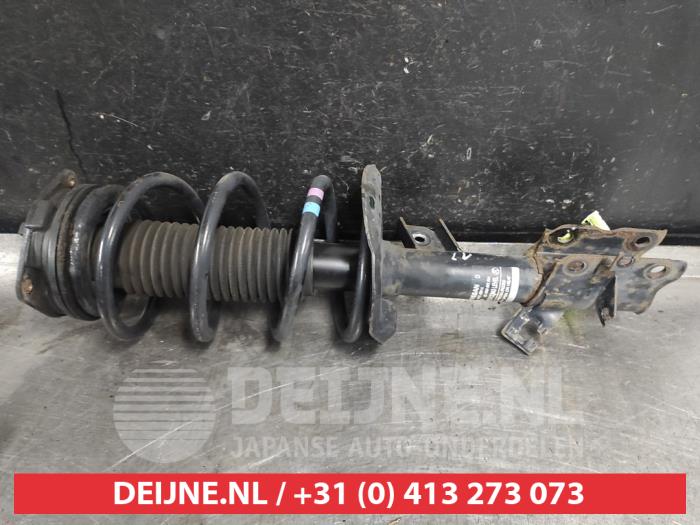 Nissan Qashqai Front shock absorber rod, left O547352
